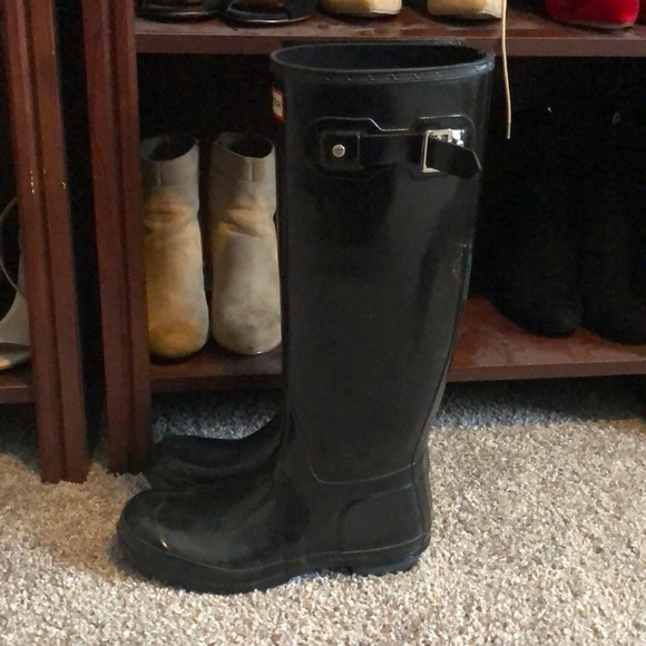 Black gloss hunter rain boots with calf extender - Picture 2 of 2